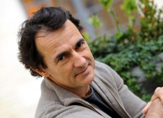 Dupontel délogé d’un hôtel particulier à Paris Dupontel délogé d'un hôtel particulier à Paris