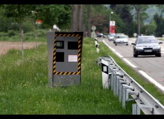 Les radars autonomes pourront maintenant flasher dans les virages Les radars autonomes pourront maintenant flasher dans les virages