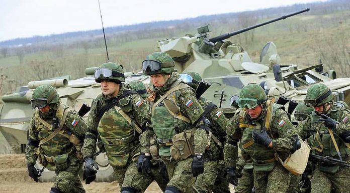 Manœuvres militaires russes débutent aux portes de l’Union Européenne Manœuvres militaires russes débutent aux portes de l'Union Européenne