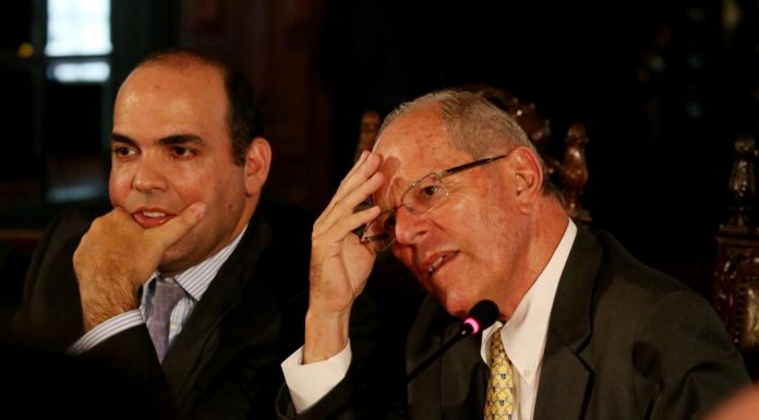 Pérou: les députés renversent le gouvernement du Premier ministre Fernando Zavala Pérou: les députés renversent le gouvernement du Premier ministre Fernando Zavala