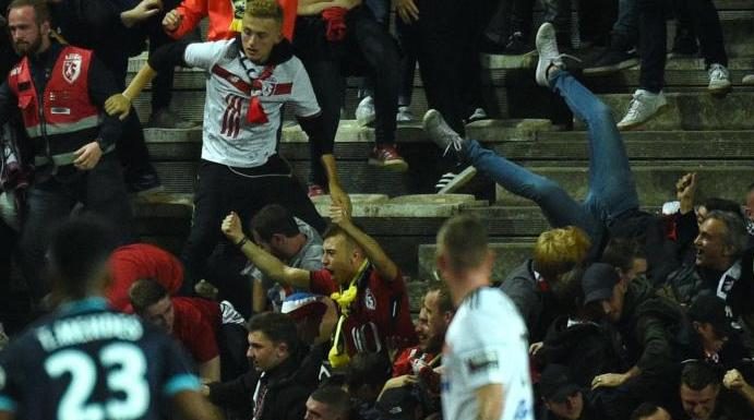 Barrière effondrée à stade Amiens: six blessés toujours en observation Barrière effondrée à stade Amiens: six blessés toujours en observation