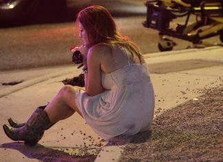 Fusillade à Las Vegas – Bilan: Plus de 50 morts et 200 blessés (Video) Fusillade à Las Vegas: Plus de 50 morts et 200 blessés (Video)