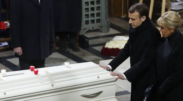 Macron n’a pas béni le cercueil de Johnny Hallyday, mais pourquoi? Macron n'a pas béni le cercueil de Johnny Hallyday, mais pourquoi?