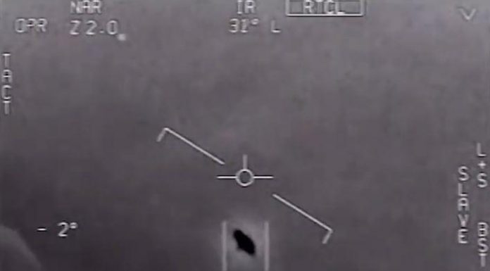 Etats-Unis : Le Pentagone reconnaît le financement d’un programme sur les OVNIS Etats-Unis : Le Pentagone reconnaît le financement d'un programme sur les OVNIS