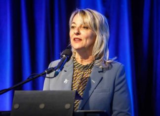 Coronavirus Canada: la mairesse de Longueuil infectée, trois ministres en isolement Coronavirus Canada: la mairesse de Longueuil infectée, trois ministres en isolement