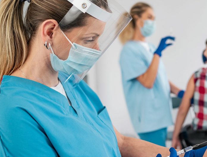 Clic Santé : Québec accélère les rendez-vous pour la 2e dose du vaccin