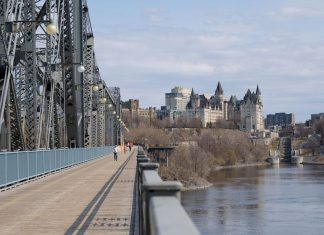 La frontière Québec-Ontario ouverte dès mercredi (ministre de la Sécurité publique) La frontière Québec-Ontario ouverte dès mercredi (ministre de la Sécurité publique)
