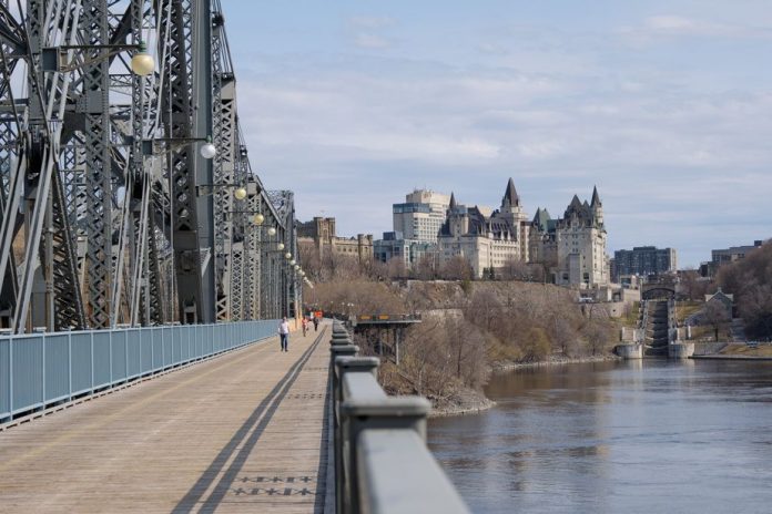 La frontière Québec-Ontario ouverte dès mercredi (ministre de la Sécurité publique)