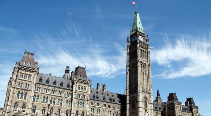 Le Canada et l’Ontario investissent plus de 22,2 millions de dollars dans des infrastructures municipales Le Canada et l’Ontario investissent plus de 22,2 millions de dollars dans des infrastructures municipales