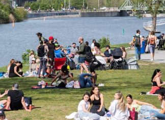 Québec – Nouvelles phases du déconfinement: Québécois invités à obtenir leur preuve vaccinale Québec - Nouvelles phases du déconfinement: Québécois invités à obtenir leur preuve vaccinale