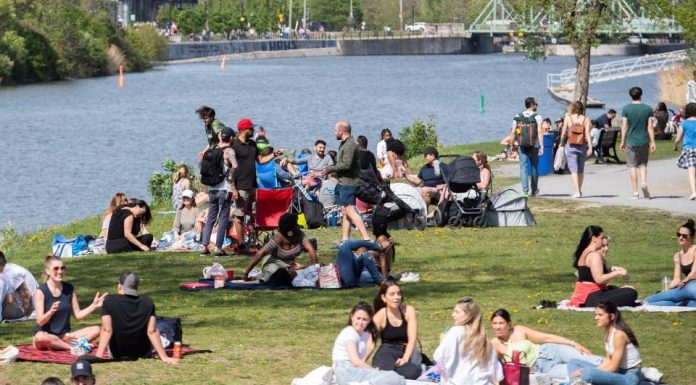 Québec – Nouvelles phases du déconfinement: Québécois invités à obtenir leur preuve vaccinale Québec - Nouvelles phases du déconfinement: Québécois invités à obtenir leur preuve vaccinale