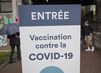 Clic Santé et rendez-vous : La deuxième dose de vaccin maintenant possible dans un autre lieu Clic santé : les 12-17 ans pourront prendre rendez-vous pour la troisième dose
