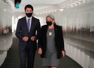 Mary Simon devient la 30e gouverneure générale du Canada, une première au pays Mary Simon devient la 30e gouverneure générale du Canada, une première au pays