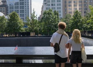20e anniversaire des attentats du 11 septembre 2001 – La Ville de Montréal rend hommage aux victimes de l’attentat 20e anniversaire des attentats du 11 septembre 2001 - La Ville de Montréal rend hommage aux victimes de l'attentat