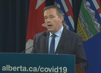 Coronavirus : L’Alberta déclare l’état d’urgence sanitaire et instaurera un passeport vaccinal Coronavirus : L'Alberta déclare l'état d'urgence sanitaire et instaurera un passeport vaccinal
