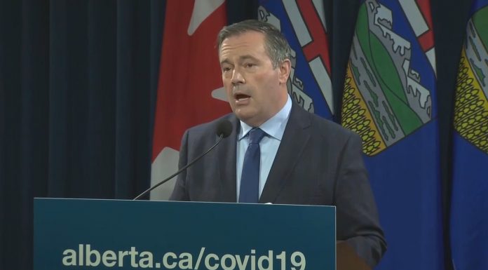 Coronavirus : L’Alberta déclare l’état d’urgence sanitaire et instaurera un passeport vaccinal Coronavirus : L'Alberta déclare l'état d'urgence sanitaire et instaurera un passeport vaccinal