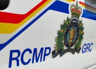 La GRC de Mayerthorpe enquête sur la découverte de restes humains Coups de feu tirés et véhicule volé : accusations portées contre deux hommes