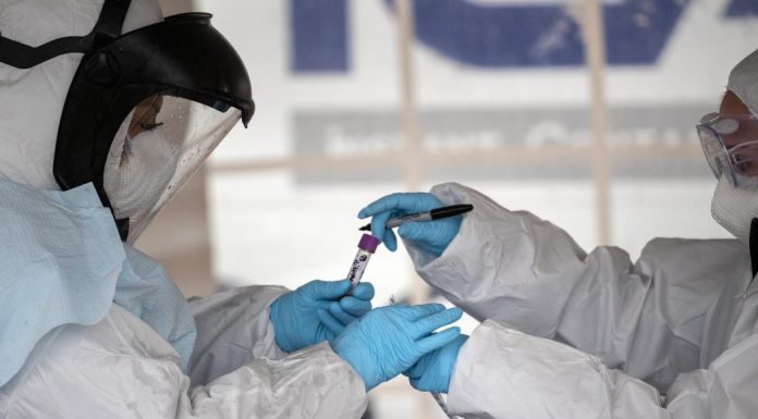 Coronavirus : 409 nouveaux cas et deux décès de plus au Québec Coronavirus : 409 nouveaux cas et deux décès de plus au Québec