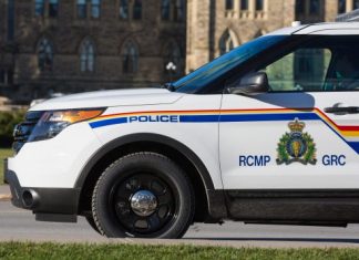 La SEG de la GRC de Yellowknife accuse trois personnes d’infractions liées à la drogue Arrestation de 2 conducteurs aux capacités affaiblies au cours de la fin de semaine de l’Halloween