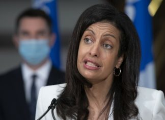 Dominique Anglade propose d’aider les aînés avec des allocations Dominique Anglade propose d'aider les aînés avec des allocations