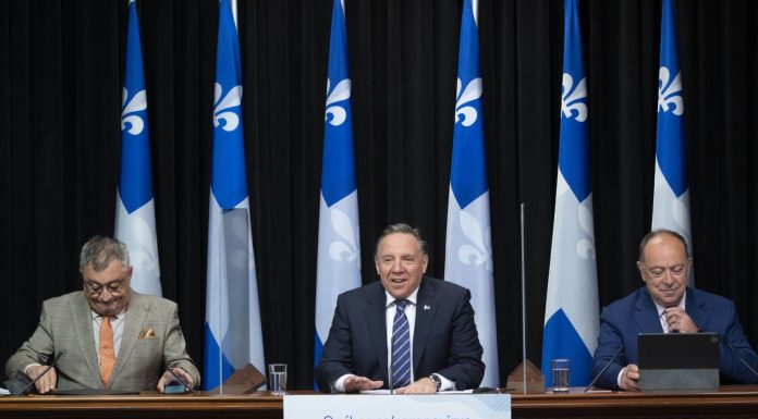 Coronavirus : Le gouvernement du Québec suspend les activités publiques des ministres Coronavirus : Le gouvernement du Québec suspend les activités publiques des ministres