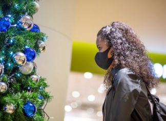 Québec : Noël est sauf, les rassemblements limités dès le 26 décembre Québec : Noël est sauf, les rassemblements limités dès le 26 décembre