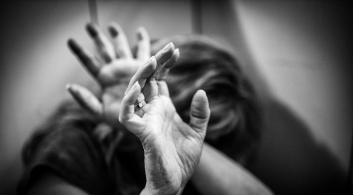 Violence conjugale et féminicides : Québec introduit les bracelets antirapprochement Violence conjugale et féminicides : Québec introduit les bracelets antirapprochement