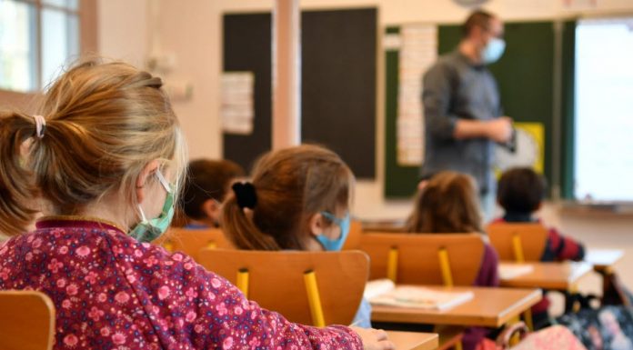 Coronavirus : Retour en classe de tous les élèves du Québec le 17 janvier 2022 Coronavirus : Retour en classe de tous les élèves du Québec le 17 janvier 2022
