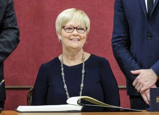 La députée péquiste Lorraine Richard met fin à sa carrière politique La députée péquiste Lorraine Richard met fin à sa carrière politique