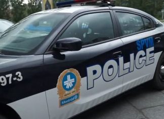 Boutique de téléphones: Le SPVM arrête trois suspects après une série de vols qualifiés Boutique de téléphones: Le SPVM arrête trois suspects après une série de vols qualifiés