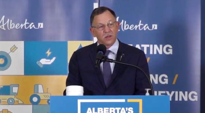 Amélioration des installations communautaires partout en Alberta Amélioration des installations communautaires partout en Alberta