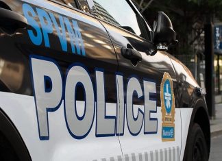 Trafic d’armes et de stupéfiants: le SPVM arrête cinq suspects Trafic d'armes et de stupéfiants: le SPVM arrête cinq suspects