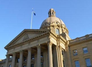 De nouveaux agents de liaison affectés aux crimes haineux De nouveaux agents de liaison affectés aux crimes haineux