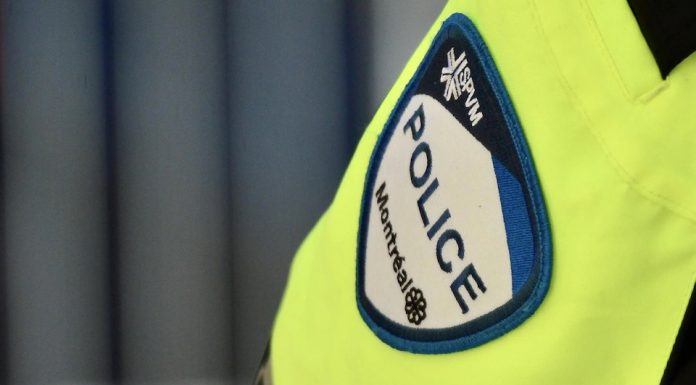 Huit jeunes arrêtés après une centaine de fraudes contre des personnes âgées Huit jeunes arrêtés après une centaine de fraudes contre des personnes âgées