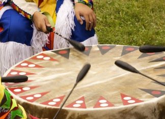 Québec : Célébration et de partage de la culture autochtone Québec : Célébration et de partage de la culture autochtone
