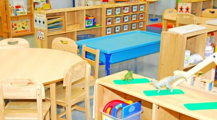 Aider les éducateurs de la petite enfance à soutenir les enfants Aider les éducateurs de la petite enfance à soutenir les enfants