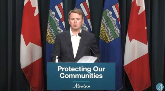 Alberta : Un plan pour augmenter le nombre de policiers Alberta : Un plan pour augmenter le nombre de policiers