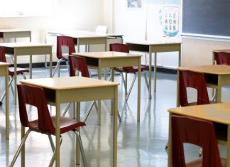 Plus d’argent dans les salles de classe pour soutenir les élèves Plus d'argent dans les salles de classe pour soutenir les élèves