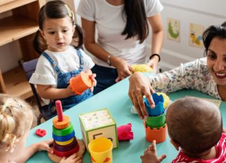 Soutenir les éducateurs de la petite enfance en Alberta Soutenir les éducateurs de la petite enfance en Alberta
