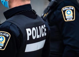 Le SPVM réussit des interventions sur le terrain avec des arrestations et des saisies d’armes Le SPVM réussit des interventions sur le terrain avec des arrestations et des saisies d'armes