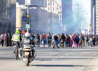 Printemps érable: Montréal versera trois millions à des manifestants dont les droits ont été bafoués Printemps érable: Montréal versera trois millions à des manifestants dont les droits ont été bafoués