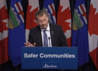 Réformes des services de police pour une Alberta moderne et diversifiée Réformes des services de police pour une Alberta moderne et diversifiée