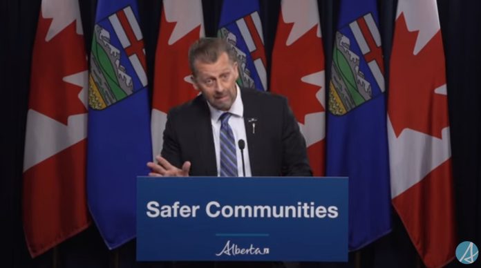 Réformes des services de police pour une Alberta moderne et diversifiée