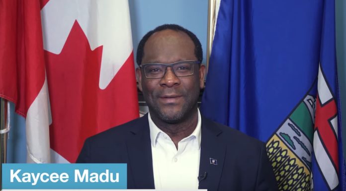 Soutenir le développement des compétences par le biais de micro-crédits Soutenir le développement des compétences par le biais de micro-crédits