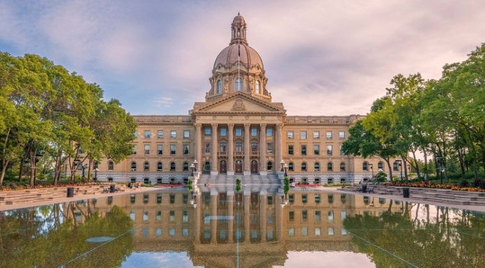 Mise en candidature pour la plus haute distinction de l’Alberta Mise en candidature pour la plus haute distinction de l’Alberta