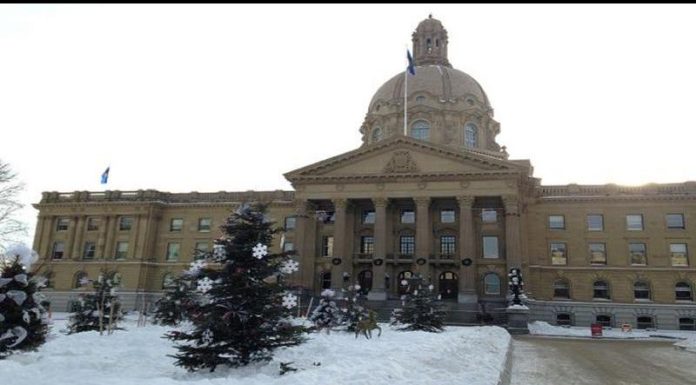 Récompenser des efforts exceptionnels en matière de justice communautaire Récompenser des efforts exceptionnels en matière de justice communautaire