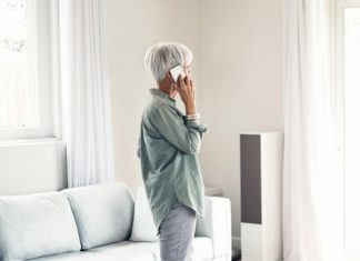 Les autorités alertent sur l’augmentation de l’arnaque « grand-parent » au Canada Les autorités alertent sur l'augmentation de l'arnaque "grand-parent" au Canada