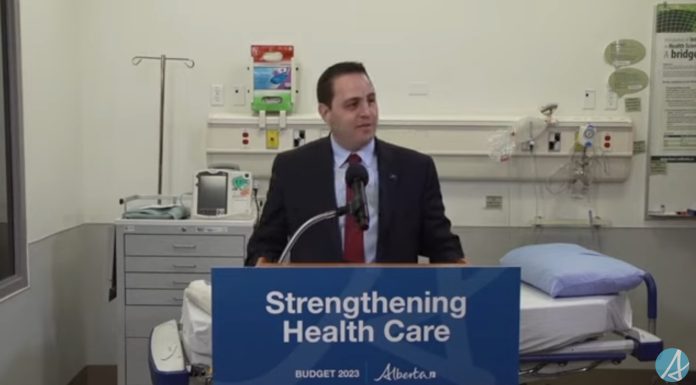 Alberta : Former plus de médecins, d’infirmières et d’infirmiers Alberta : Former plus de médecins, d’infirmières et d’infirmiers