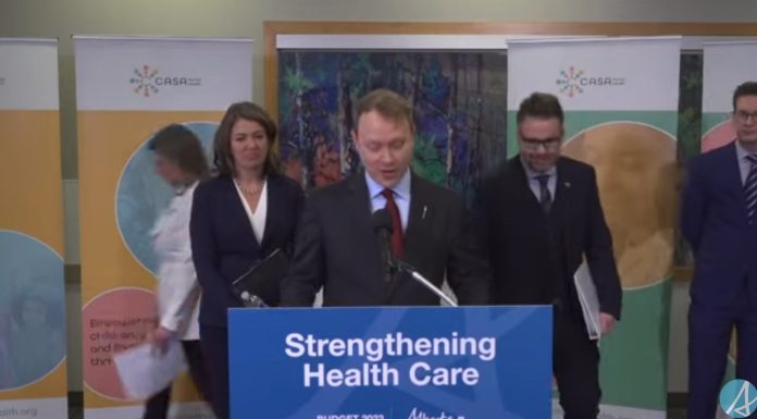 Élargir l’accès au traitement de santé mentale pour les jeunes Élargir l'accès au traitement de santé mentale pour les jeunes