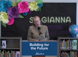 Investir dans de nouvelles écoles et des espaces modernes Investir dans de nouvelles écoles et des espaces modernes